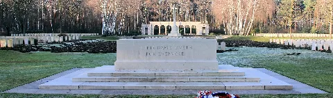 Gedenkstein Heerstraße 151 (West) War Cemetery