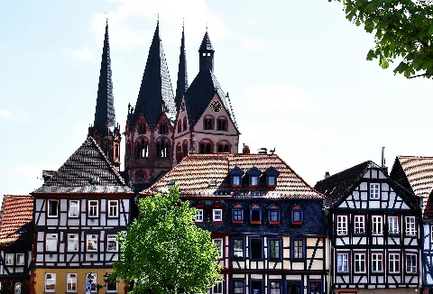 Gelnhausen, Fachwerkhausensemble Am Oberen Mark Mit Marienkirche (8342592040)