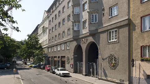 Gemeindebau Wohlmutstraße 14 01
