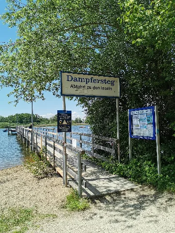Ger — By — Landkreis Traunstein – Übersee – Feldwieser Bucht (Anlegesteg Bayerische Seenschifffahrt, Ein Sog. Dampfersteg) 2020