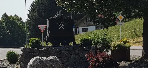 Ger — By — Oberbayern — Lkr. Miesbach — Hausham — Bundesstraße 307 Miesbacher Straße (Kohlenlore) Mattes 2022 06 19 Hdr