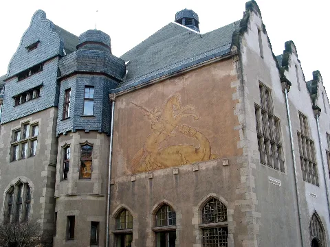 Gerichtsgebäude Ansicht Des Drachentöter Wandgemäldes Panoramio