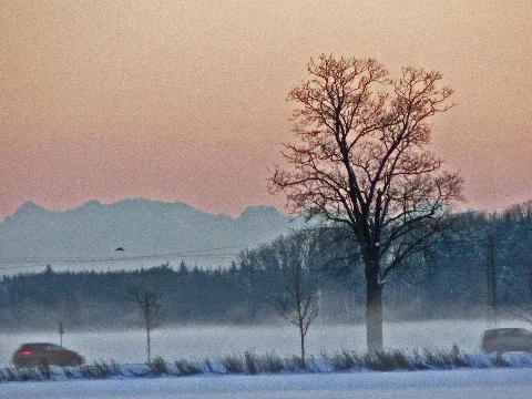 Germering Am 12.12.12 Um 17 Uhr Abends; Im Hintergrund Das Wettersteingebirge Germering On 12 12 12 By 17 Clock Evening, In The Background The Wettersteingebirge (8268593709)