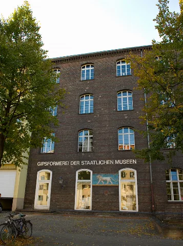Gipsformerei Berlin Charlottenburg Aussen 002