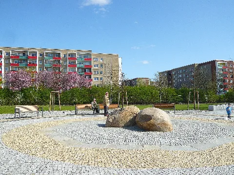 Glambecker Ring Platz Marzahn 110410 Ama Fec (107)