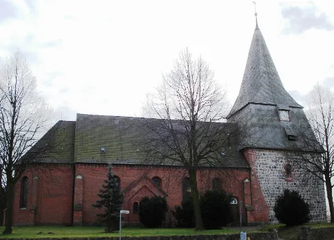 Gleschendorf Feldsteinkirche Seitenansicht N