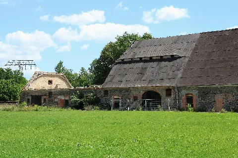 Görlitz Tauchritz Kirchplatz Wasserschloss Nebengebäude 05 Ies