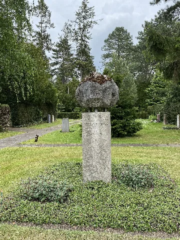 Grab August Holwegs Auf Dem Stadtfriedhof Ricklingen