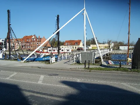 Greifswald Brücke Museumshafen April 2009 Sl271060