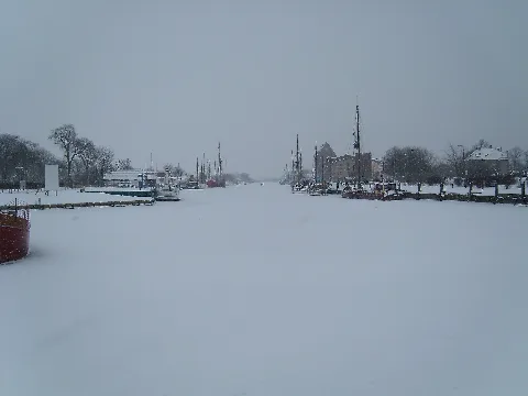Greifswald Museumshafen Ryck Zugefroren January 2010 Sl273501