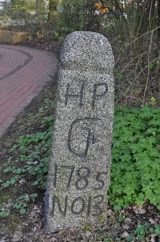 Grenzstein Nr. 13 Herrschaft Pinneberg (Hamburg Eppendorf).Ajb