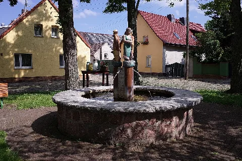 Greppin, Brunnen Auf Dem Lindenplatz