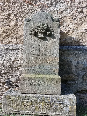 Grossenehrich Sankt Crucis Historischer Grabstein B Maerz 2025