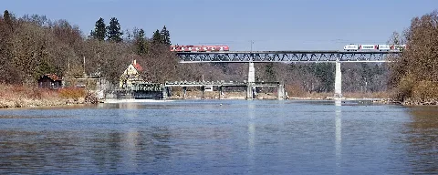 Grosshesseloher Bruecke Und Schleuse