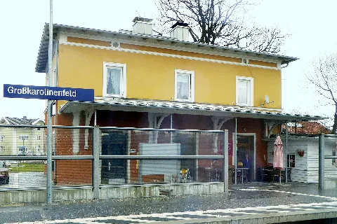 Großkarolinenfeld, Bahnhof, Gleisseite, 1