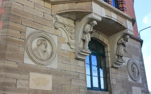 Gründerzeitliche Fassade An Der Jetzigen Volkshochschule
