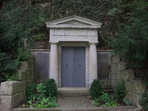 Gruft Spaeter Hauptfriedhof Koblenz