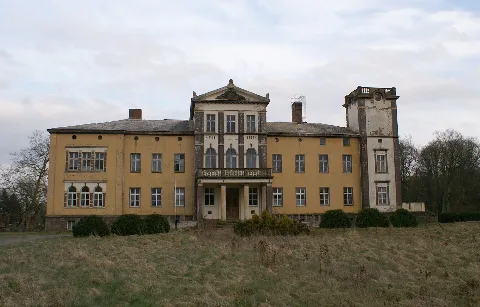 Gueltz Herrenhaus Westseite