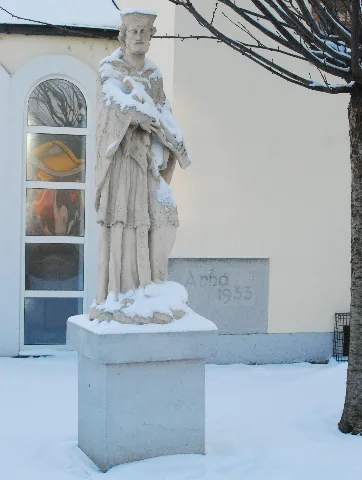 Guentherz 2010 12 19 0009 Kledering Johannes Nepomuk Statue