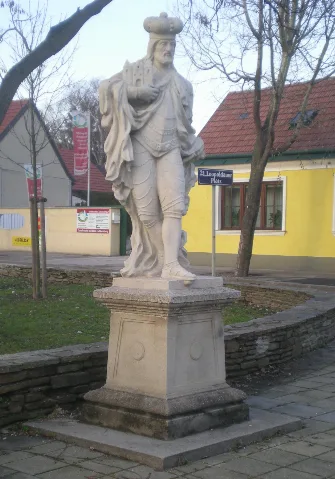 Guentherz 2011 01 18 9898 Wien21 Leopoldauer Platz Statue Heiliger Leopold
