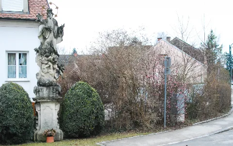 Guentherz 2011 03 19 0010 Goellersdorf Statue Johannes Nepomuk