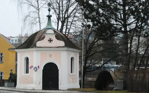 Guentherz 2011 03 19 0047 Zwettl Johannes Nepomuk Kapelle Kriegerdenkmal