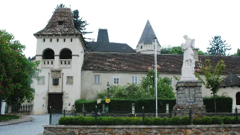 Guentherz 2011 05 01 0054 Maissau Schloss