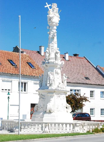 Guentherz 2011 05 07 0061 Ebenfurth Dreifaltigkeitssaeule