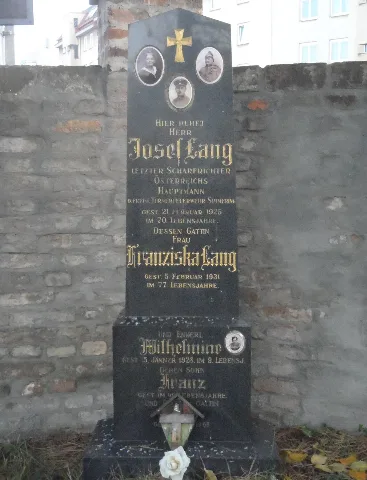 Guentherz 2011 11 08 080215 Wien11 Simmeringer Friedhof Grabstein Josef Lang