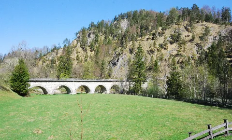 Guentherz 2012 05 01 0644 Wildalpen Salzaaquaedukt