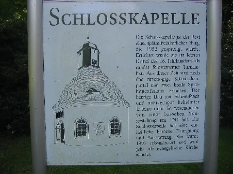 Guteborn, Schlosskapelle, Informationstafel