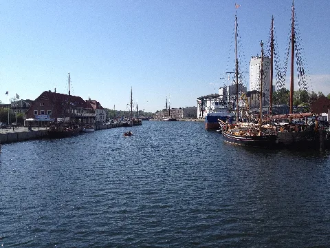 Hafenbecken Von Der Brücke