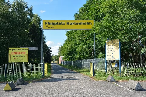 Hasenmoor, Flugplatz Hartenholm Nik 2371