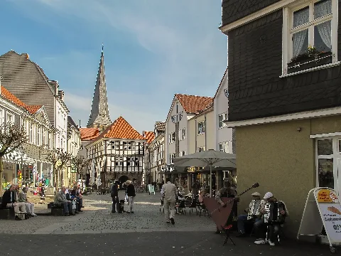 Hattingen, Straatzicht2 Met Sankt Georgskirche Foto13 2012 03 27 16.02