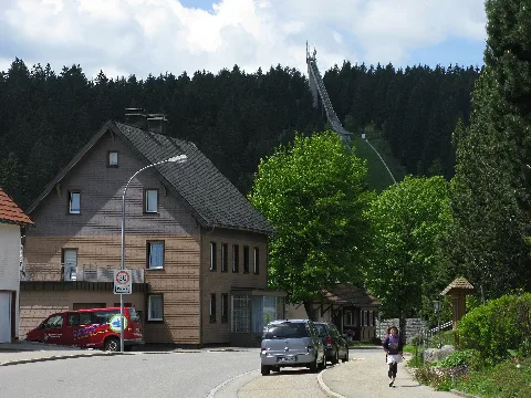 Hauptstraße Mit Adlerschanze In Schönwald Im Schwarzwald