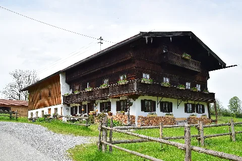 Haus 32 (Gschwendt) 305