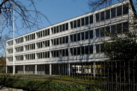 Haus Cecilienallee 5 In Duesseldorf Golzheim, Von Suedwesten