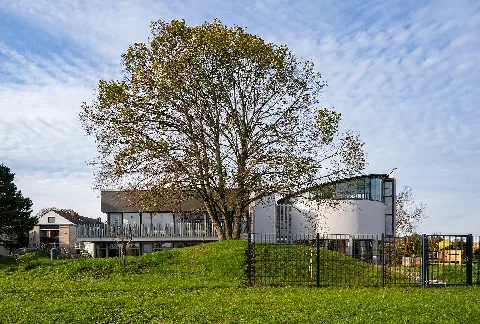 Heilbronn Böckingen Kreuzgrund Familienzentrum Ansicht Von Osten Im Herbst (2)