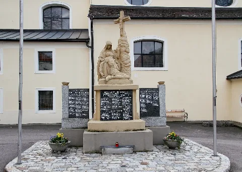 Heiligeneich Soldatendenkmal