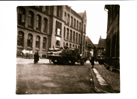 Helmstedt Panzer 1945 04 12B