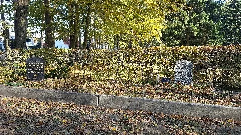 Hennigsdorf Waldfriedhof Graeberfeld 5 Gedenkstaette
