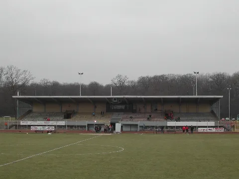 Herbert Dröse Stadion Haupttribuene