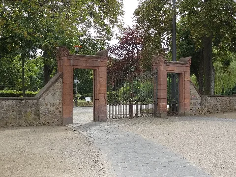 Herrngarten Darmstadt Eingang Frankfurter Straße (01)