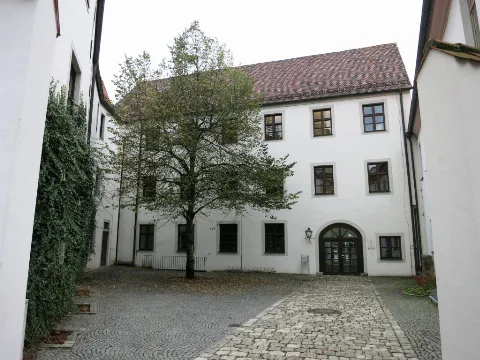 Heutige Stadtverwaltung Neuburg