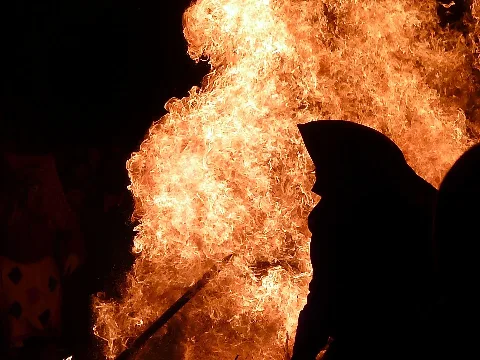 Hexenfeuer (12476192634)