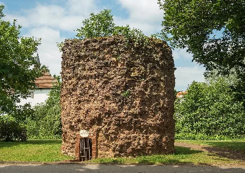 Hexenturm Püttlingen 01