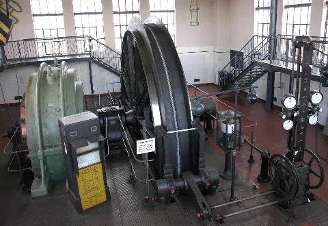 Hgg Elektrischeturmfoerdermaschineoelsnitz