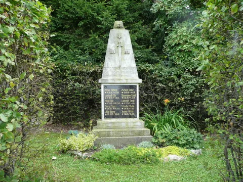 Hirschberg Kriegsdenkmal Geo.hlipp.de 10091