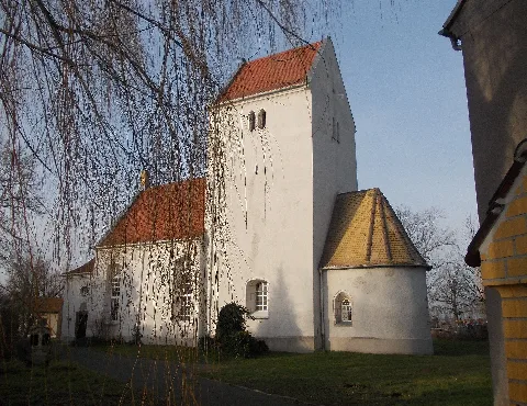 Hirschfeldl Kirche1