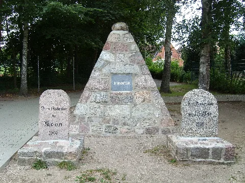 Hohenlockstedt Bismarck Denkmal August 2010 Sl275151